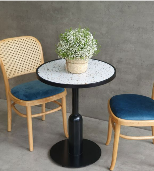 Ghế Thonet bọc nệm khung gỗ